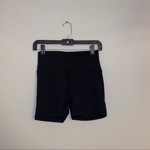 Echt scrunch butt shorts